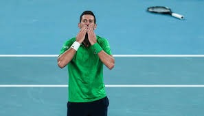 旭旭宝宝直播抽奖，中奖者简介让他破防，私信质问后连忙道歉