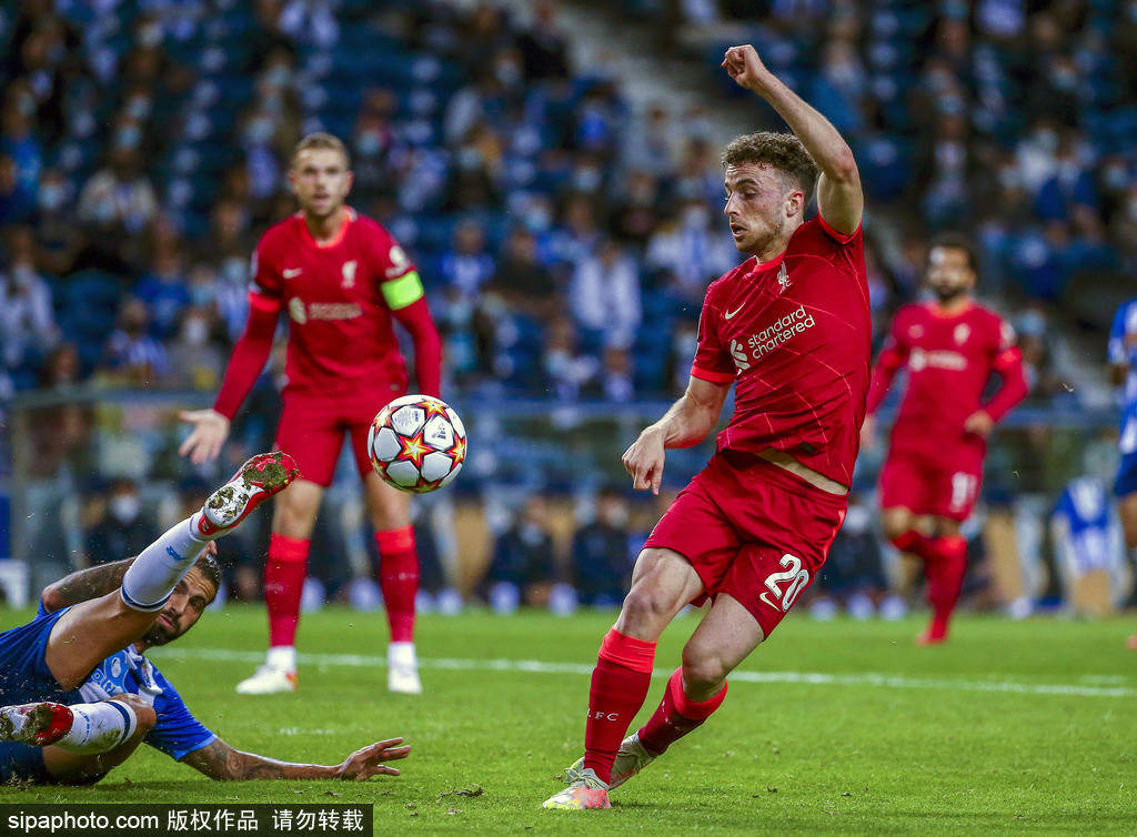 他不仅是英 他不仅是英